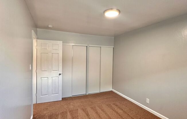 2 beds, 1 bath, 700 sqft, $2,000, Unit 204