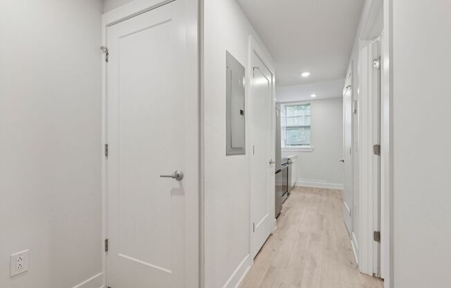 1 bed, 1 bath, 530 sqft, $1,525, Unit B104