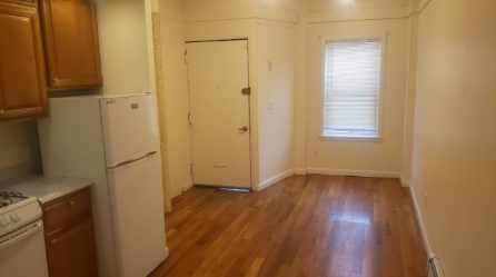 1 bed, 1 bath, $1,950, Unit B