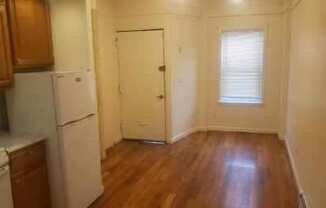 1 bed, 1 bath, $1,950, Unit B