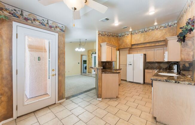 Single Story home w/ Beautiful Custom Pool!!!