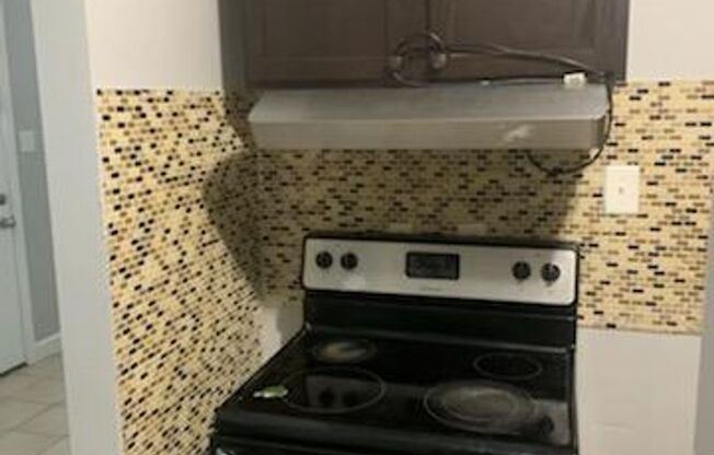 3 beds, 1 bath, $1,150