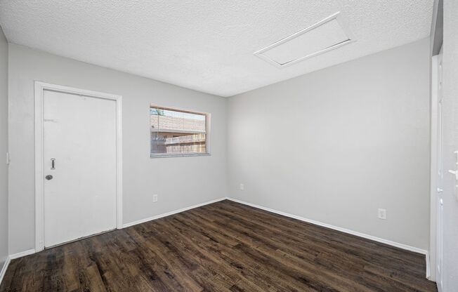 2 beds, 1 bath, 700 sqft, $1,395, Unit 4540-09