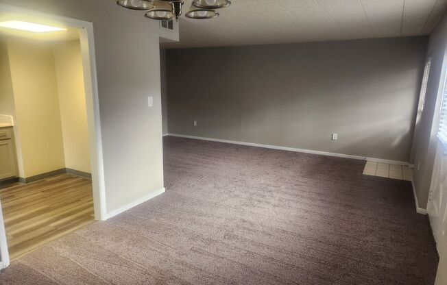 2 beds, 1 bath, 1,047 sqft, $1,425, Unit WG1-4