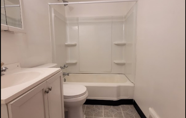 3 beds, 1 bath, $1,250