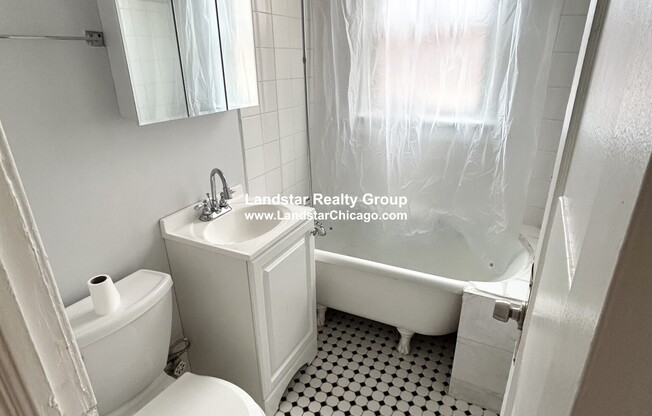 3257 W Wrightwood Ave