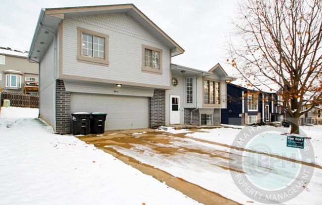 Comfortable and Cozy 3 Bedroom/2 Bath Home