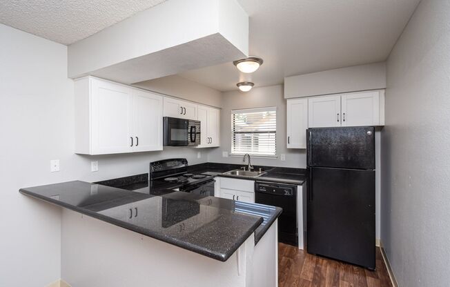 2 beds, 1 bath, 860 sqft, $1,800, Unit 224