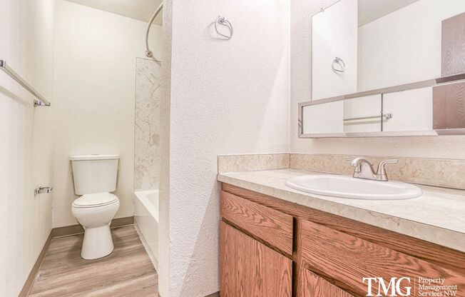 2 beds, 2 baths, 950 sqft, $1,250, Unit 233