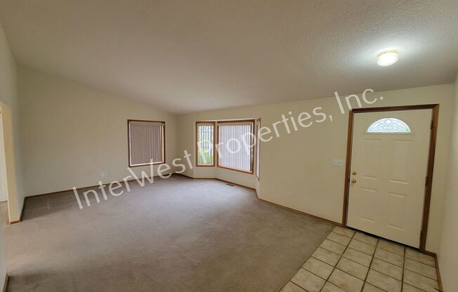 Tigard 3 Bd 2ba Ranch Style Home on Flag Lot With RV Parking, Fireplace, A/C and More!