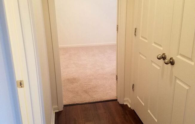 2 beds, 2 baths, 1,033 sqft, $1,609, Unit 29-29104