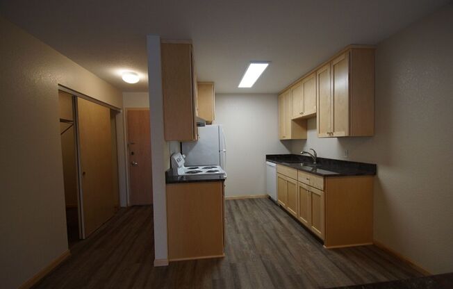 1 bed, 1 bath, 780 sqft, $1,334, Unit 412