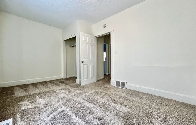 2 beds, 1 bath, $950, Unit #1