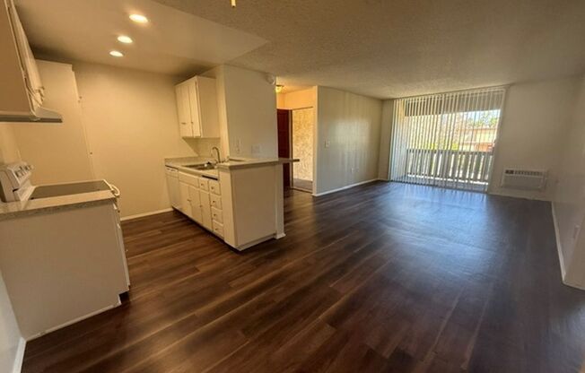 1 bed, 1 bath, 716 sqft, $2,150, Unit J010