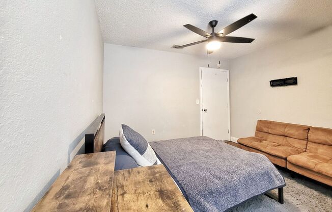 3 beds, 3 baths, $1,700, Unit Unit 527