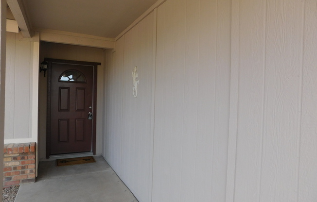 GREAT CHANDLER LOCATION!