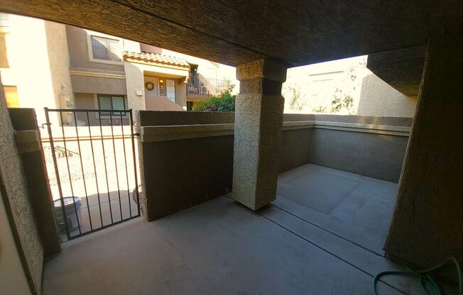 TEMPE CONDO WITH SPLIT BEDROOMS!