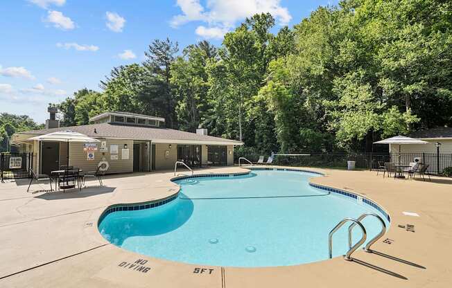 Woods_Edge_Apartments_Outdoor Pool