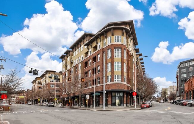 Enjoy comfort and luxury Seattle 1 bed/1 bath !