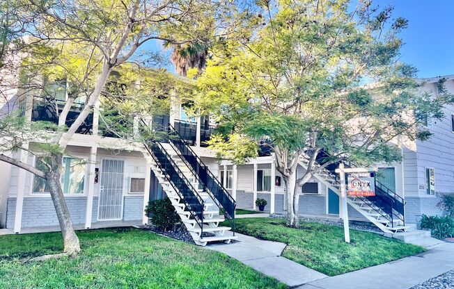 3235-3239 Collier Avenue