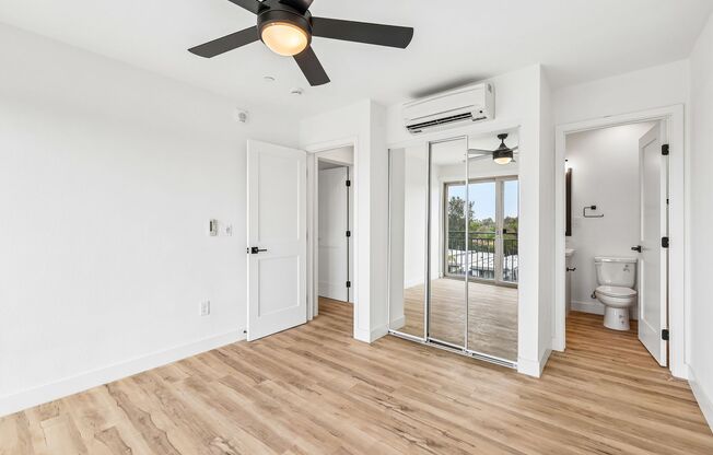 2 beds, 2.5 baths, 991 sqft, $4,195, Unit 2330-215