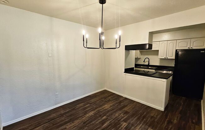 2 beds, 1.5 baths, $1,000, Unit #269