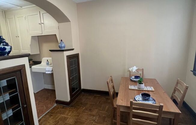 1 bed, 1 bath, 650 sqft, $995, Unit Unit 108 A900