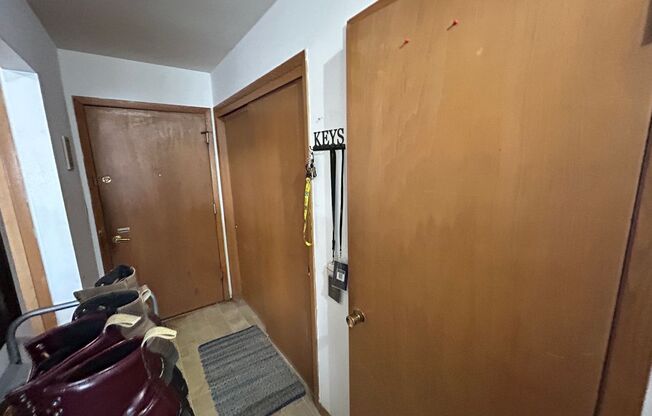 1 bed, 1 bath, $1,015, Unit 17