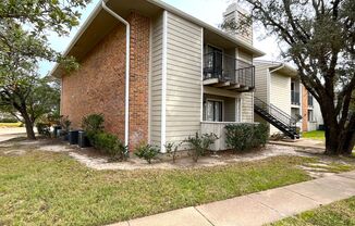 END OF JULY PRE-LEASE Spacious One Bedroom Condo Close to Campus On the Bus Route