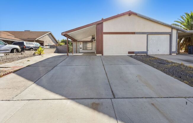 3 Bedroom Home Located In The Heart Of Spring Valley