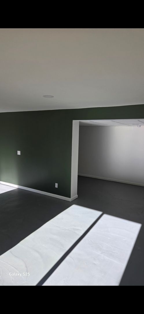 3 beds, 2 baths, 1,220 sqft, $2,350, Unit 7911 NW Westside Drive