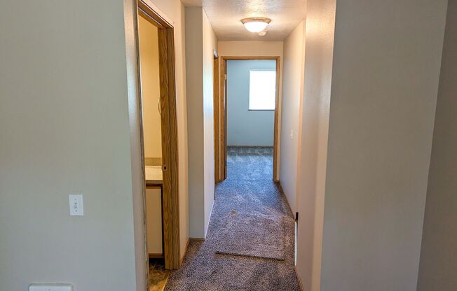 2 beds, 2 baths, 950 sqft, $1,350, Unit 34