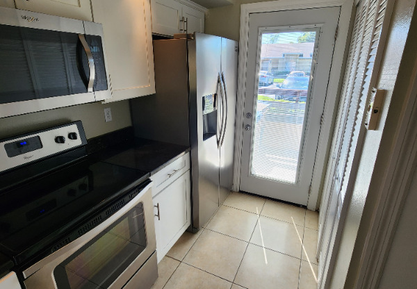 3249 SANDY SHR LN
