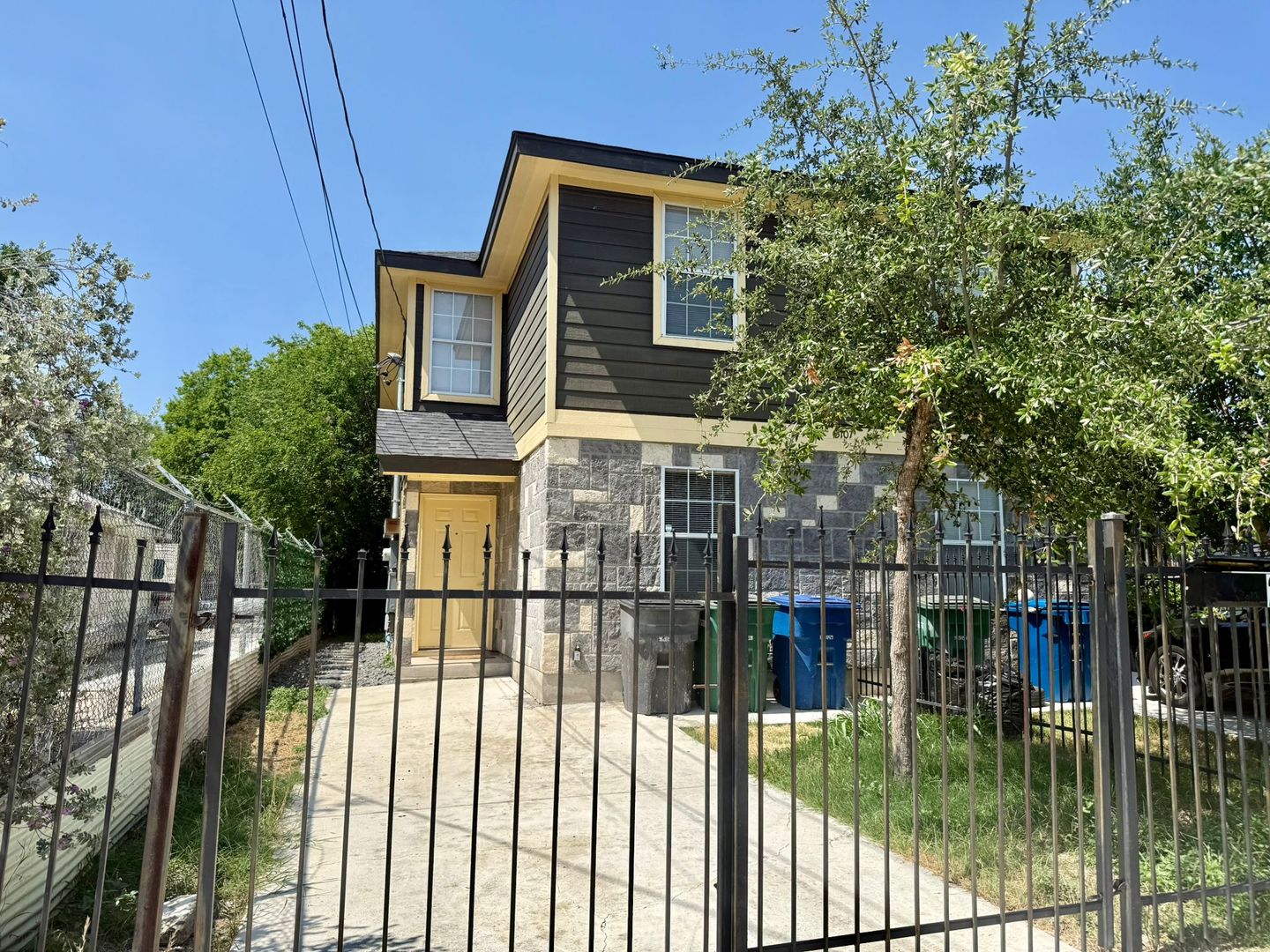 3107 W Travis St , San Antonio, Texas 78207