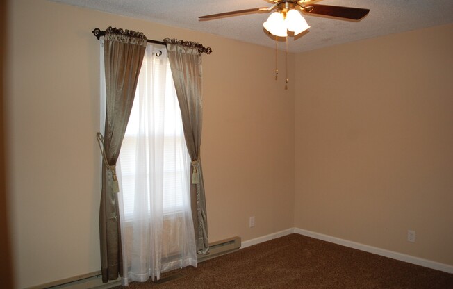 3 beds, 1 bath, $1,325