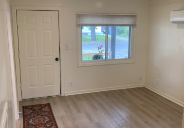 1520 E MEYER