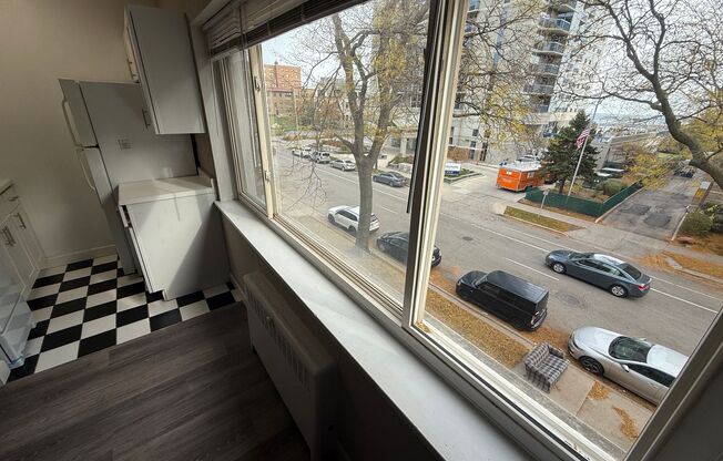 Studio, 1 bath, 400 sqft, $925, Unit #320