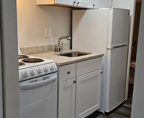 1 bed, 1 bath, 500 sqft, $1,450, Unit C10