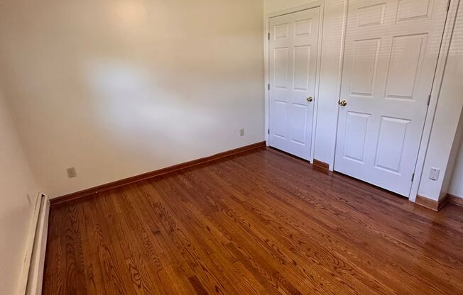 2 beds, 1 bath, 903 sqft, $1,210, Unit E-8