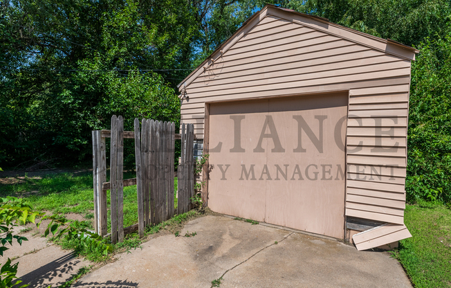 1555 N NE PKWY