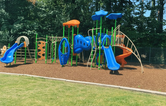 2 beds, 2 baths, 1,050 sqft, $1,499, Unit 2210J