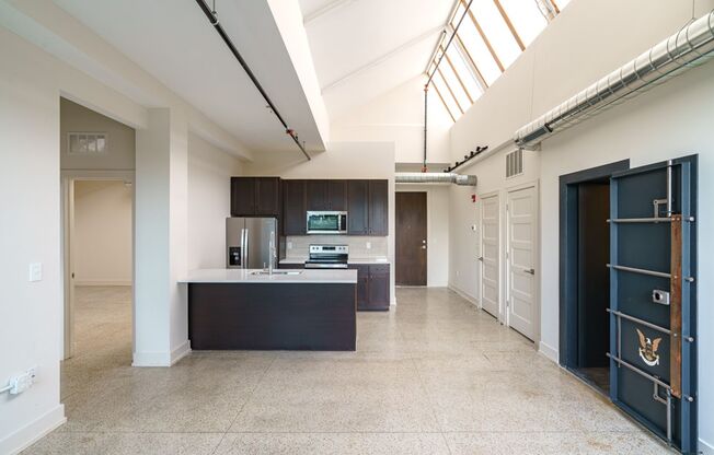 2 beds, 2 baths, $2,334, Unit 875 Michigan Ave Apt. 401