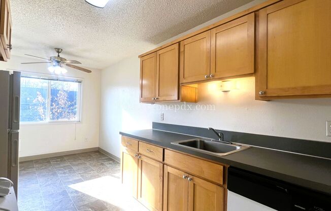 1 bed, 1 bath, $1,195, Unit 5802-3