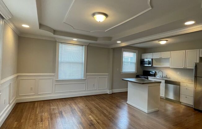305 W Geer Street