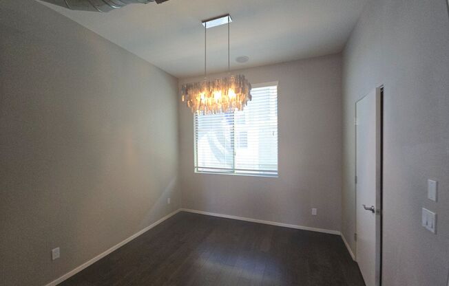 3 beds, 3.5 baths, $2,700