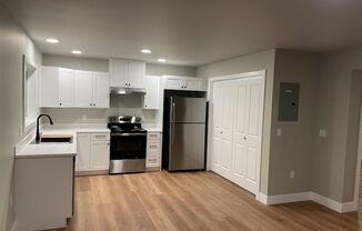 2 beds, 1 bath, $1,400, Unit Laurel 12-Plex