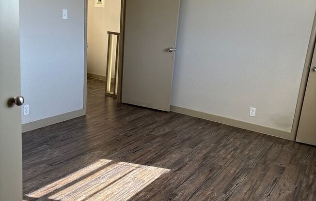 2 beds, 1.5 baths, 870 sqft, $1,175, Unit C07