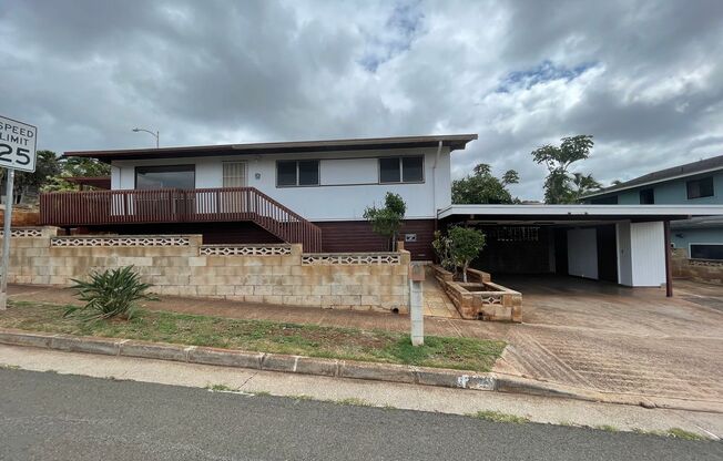 Makakilo - 4 bedroom, 2 bath House w/ large patio - Avail now!