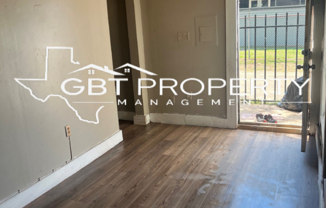 LPP 906 E Cotton St.