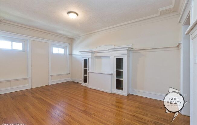 Jumbo Bronzeville Apts!